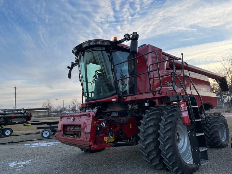 Case IH 7160 AF Combine